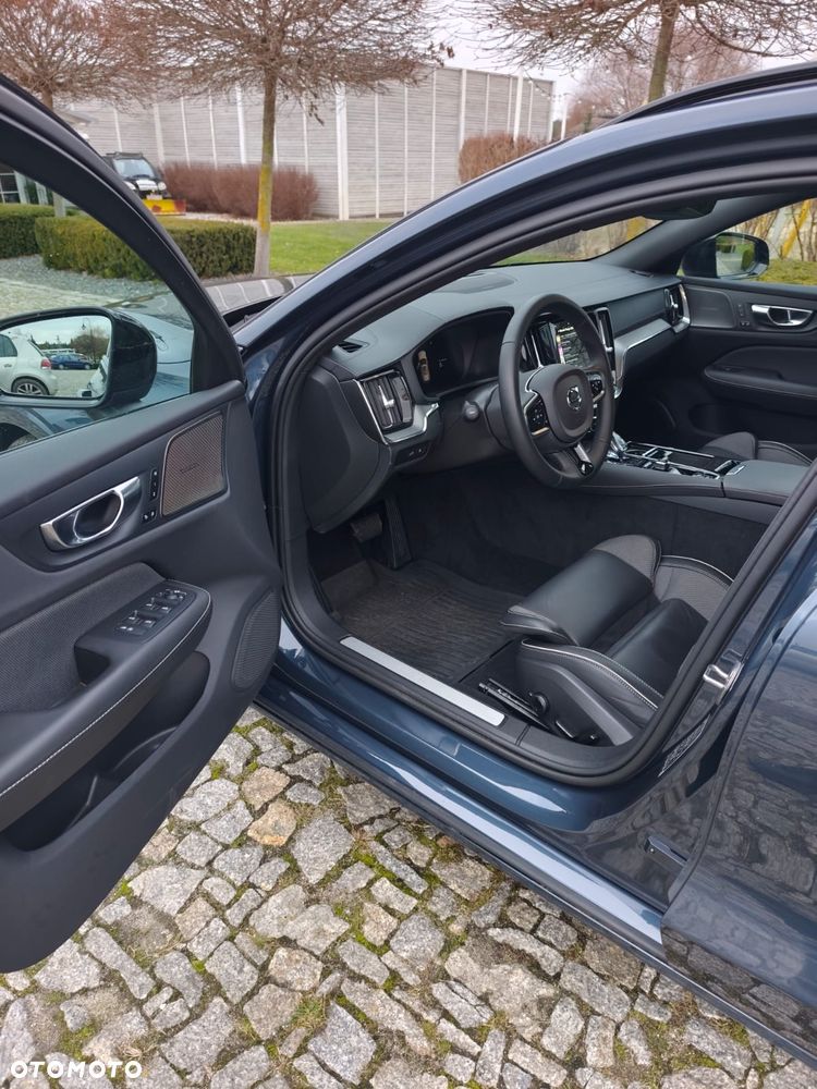 Volvo V60 T6 AWD Recharge Geartronic RDesign - 4