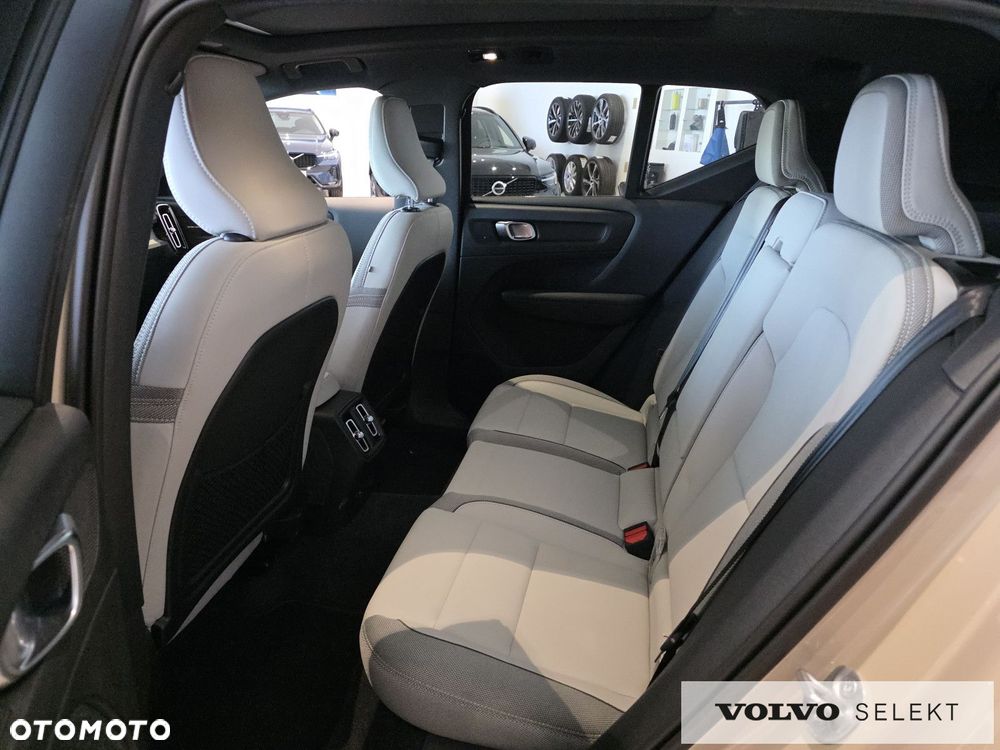 Volvo XC 40 - 30