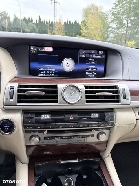 Lexus LS - 10
