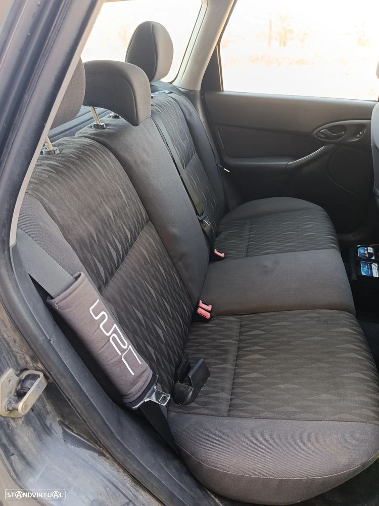 Ford Focus SW 1.8 TDCi Trend - 13