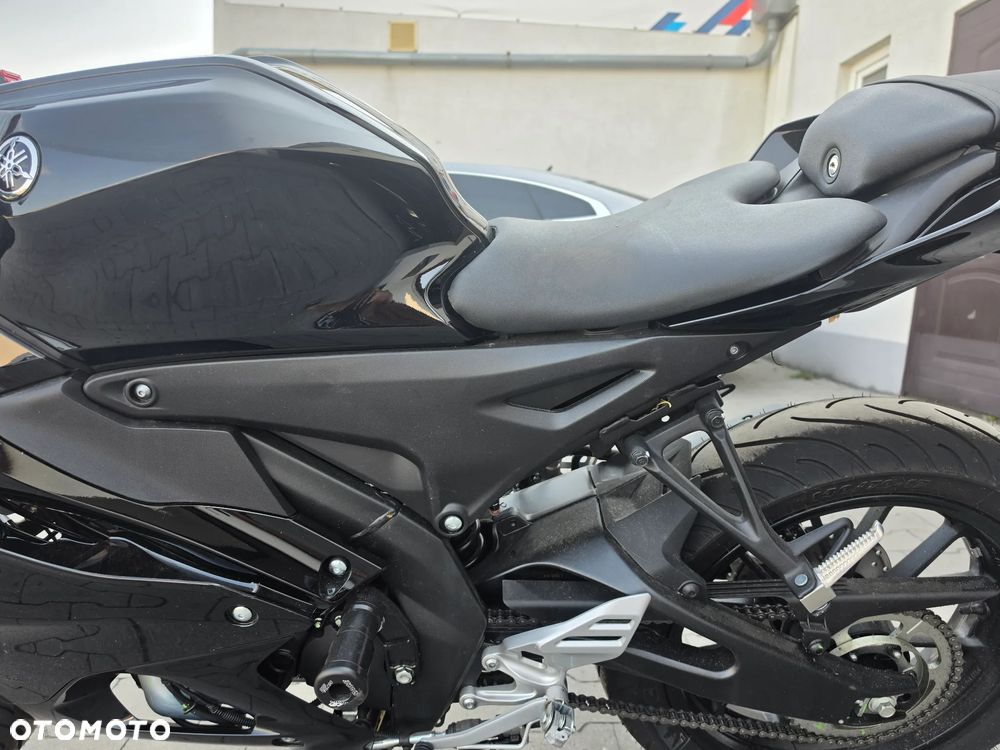 Yamaha YZF - 11
