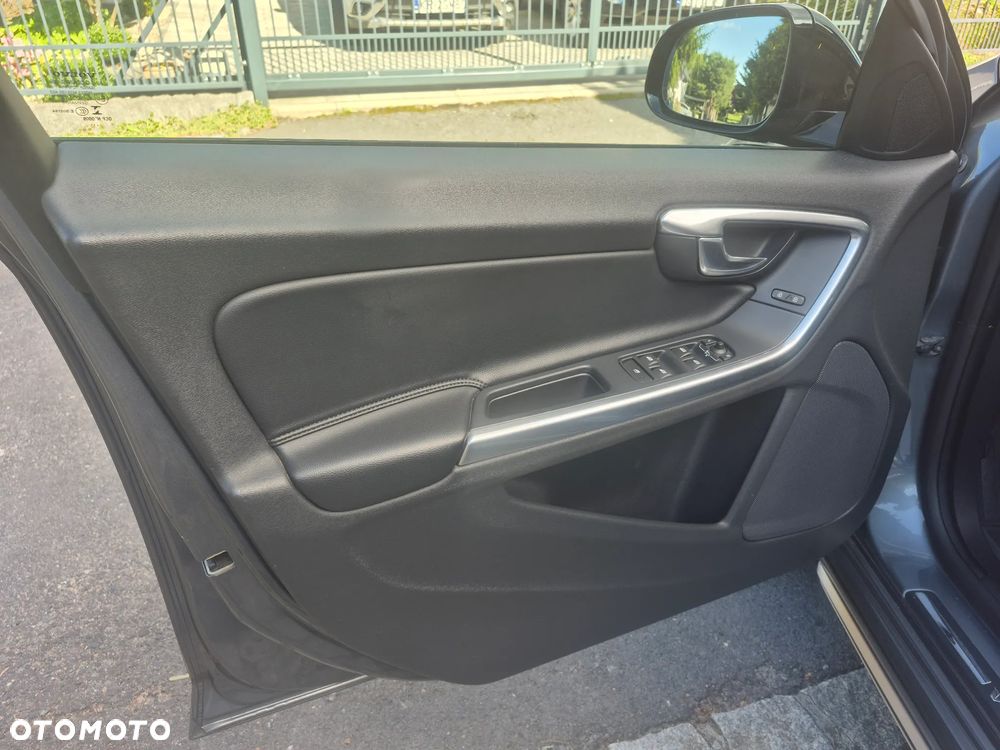 Volvo V60 Cross Country D3 Momentum - 22