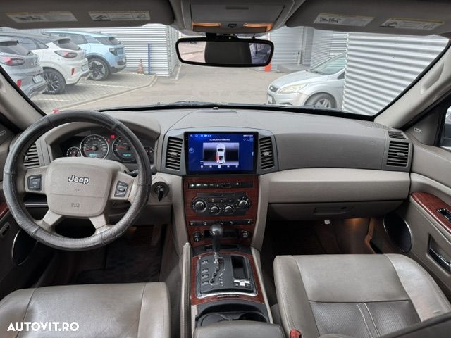 Jeep Grand Cherokee - 11