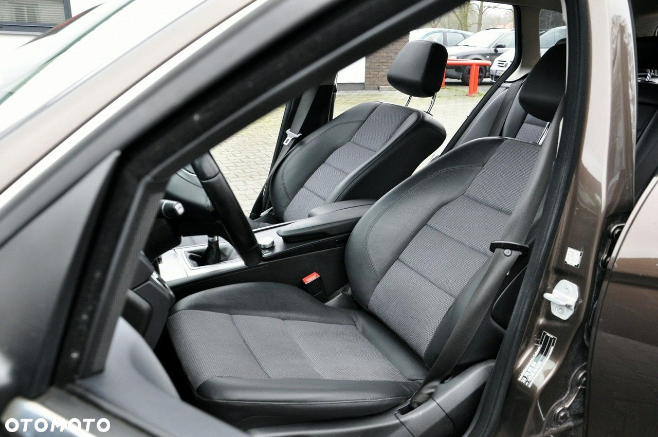 Mercedes-Benz Klasa C 180 T CDI DPF (BlueEFFICIENCY) Elegance - 8