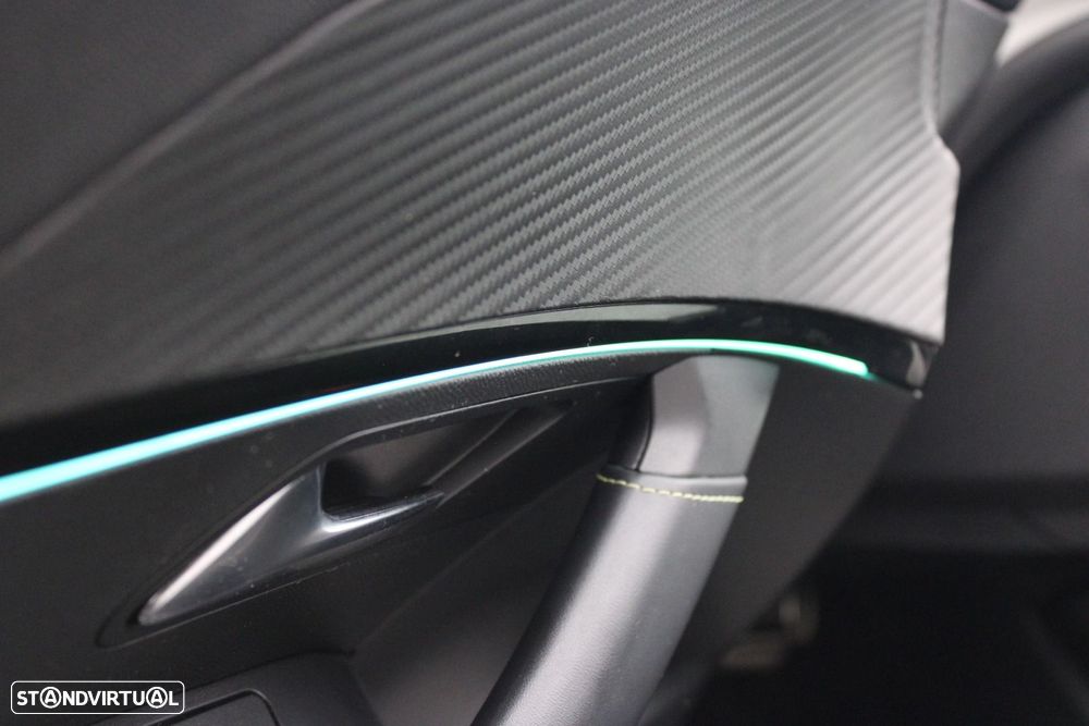 Peugeot e-2008 50 kWh GT - 33