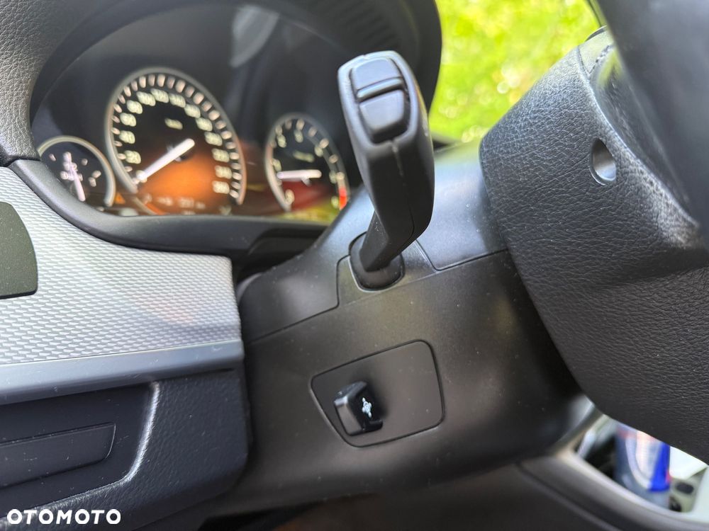 BMW Seria 5 535d xDrive Sport-Aut Modern Line - 35