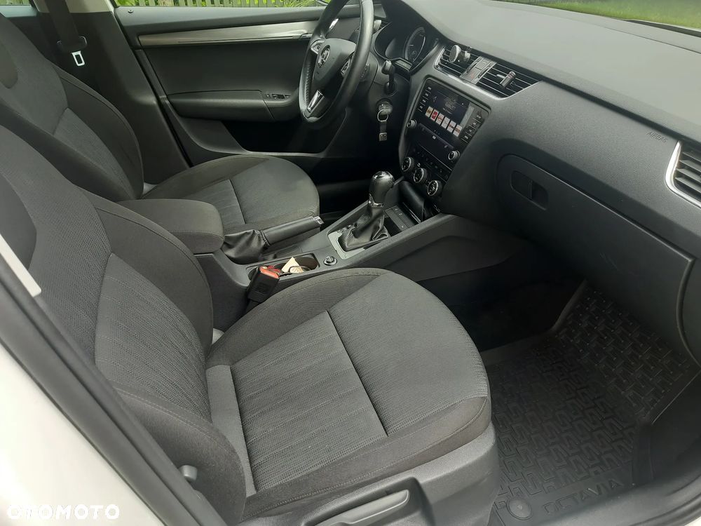 Skoda Octavia 1.5 TSI ACT Style DSG - 22