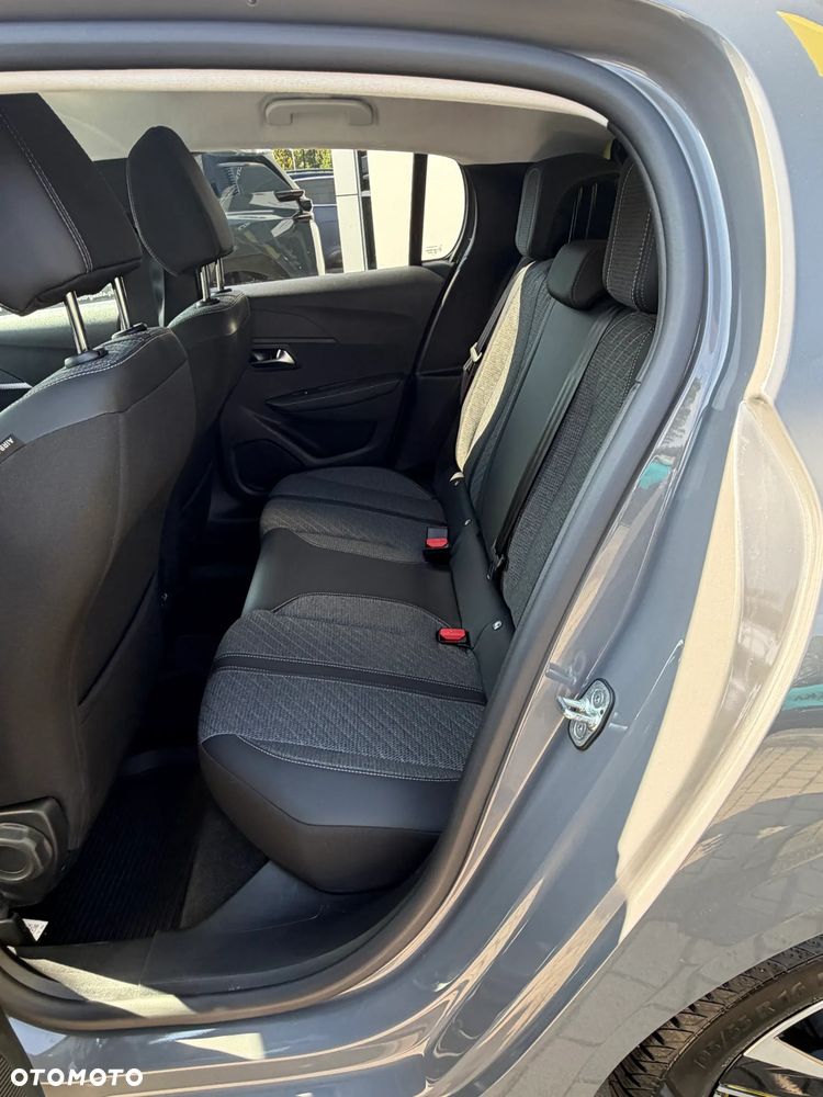 Peugeot 208 - 14