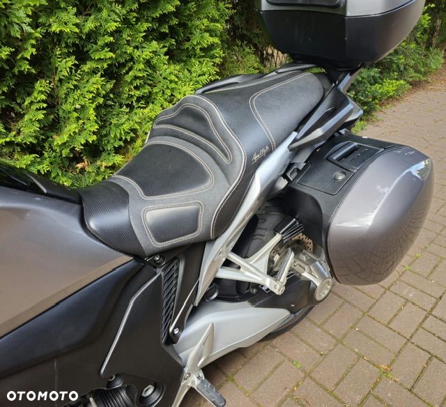 Honda VFR - 18