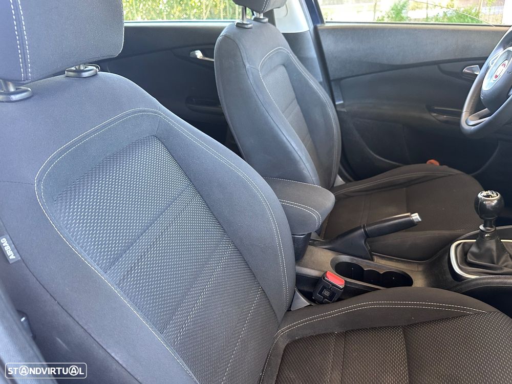 Fiat Tipo Station Wagon 1.6 M-Jet Lounge Tech - 26