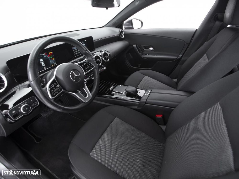 Mercedes-Benz CLA 180 d Business Solutions Frota Aut. - 9