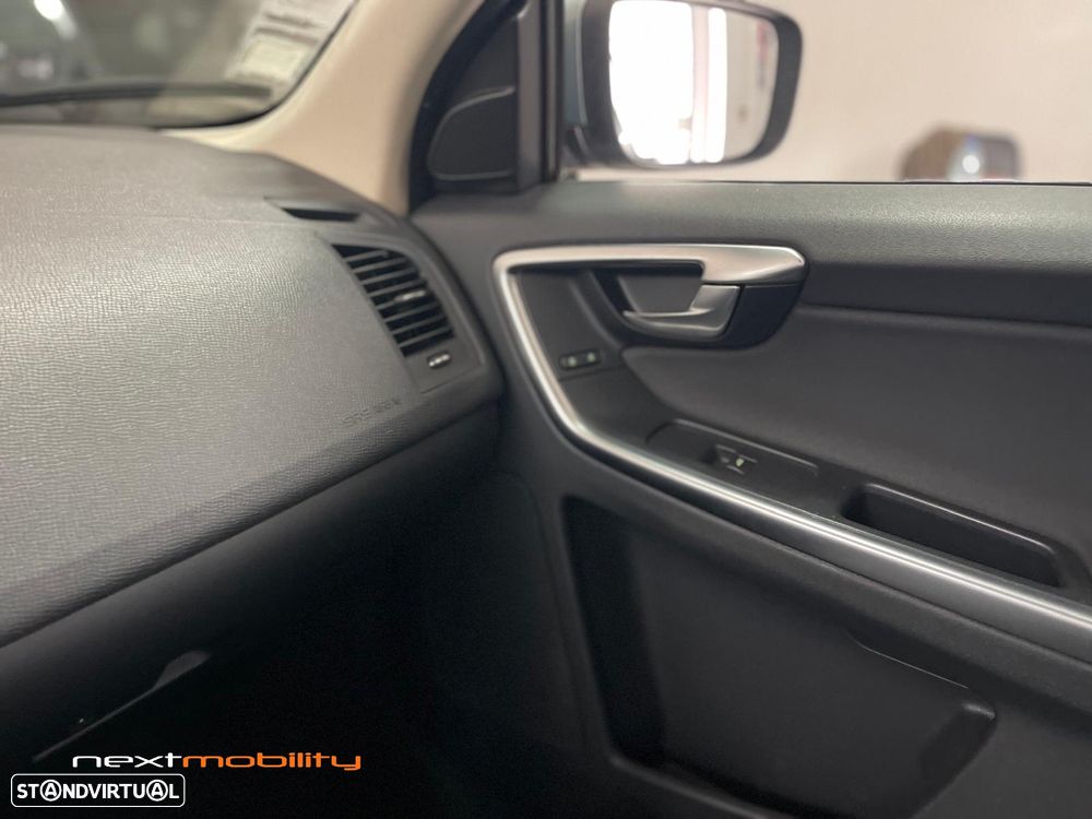 Volvo XC 60 2.0 D3 Drive Momentum - 12