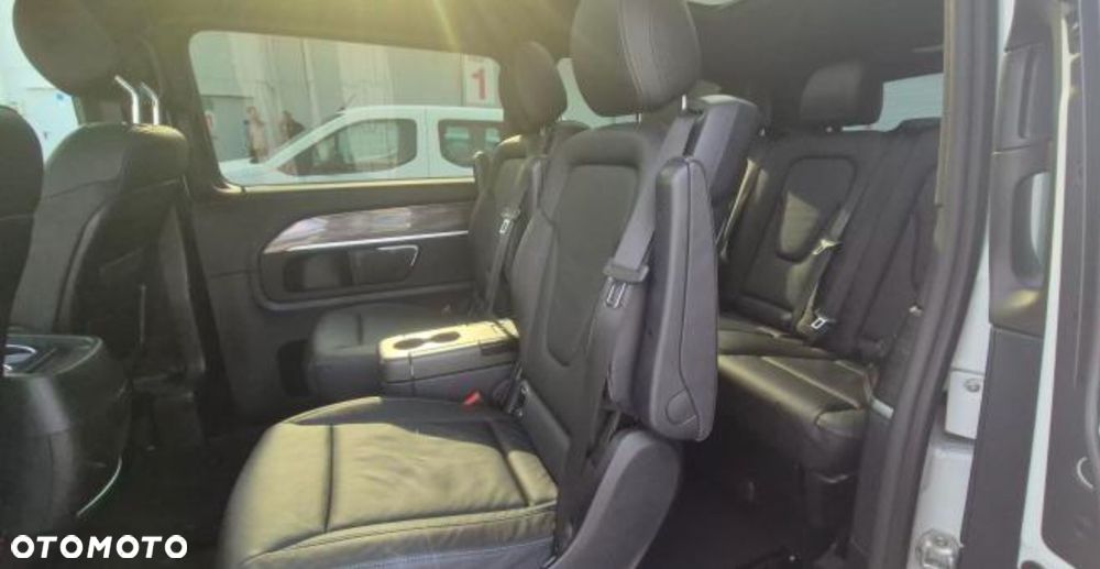 Mercedes-Benz Klasa V 300 d extralang 4Matic 9G-TRONIC Avantgarde - 4