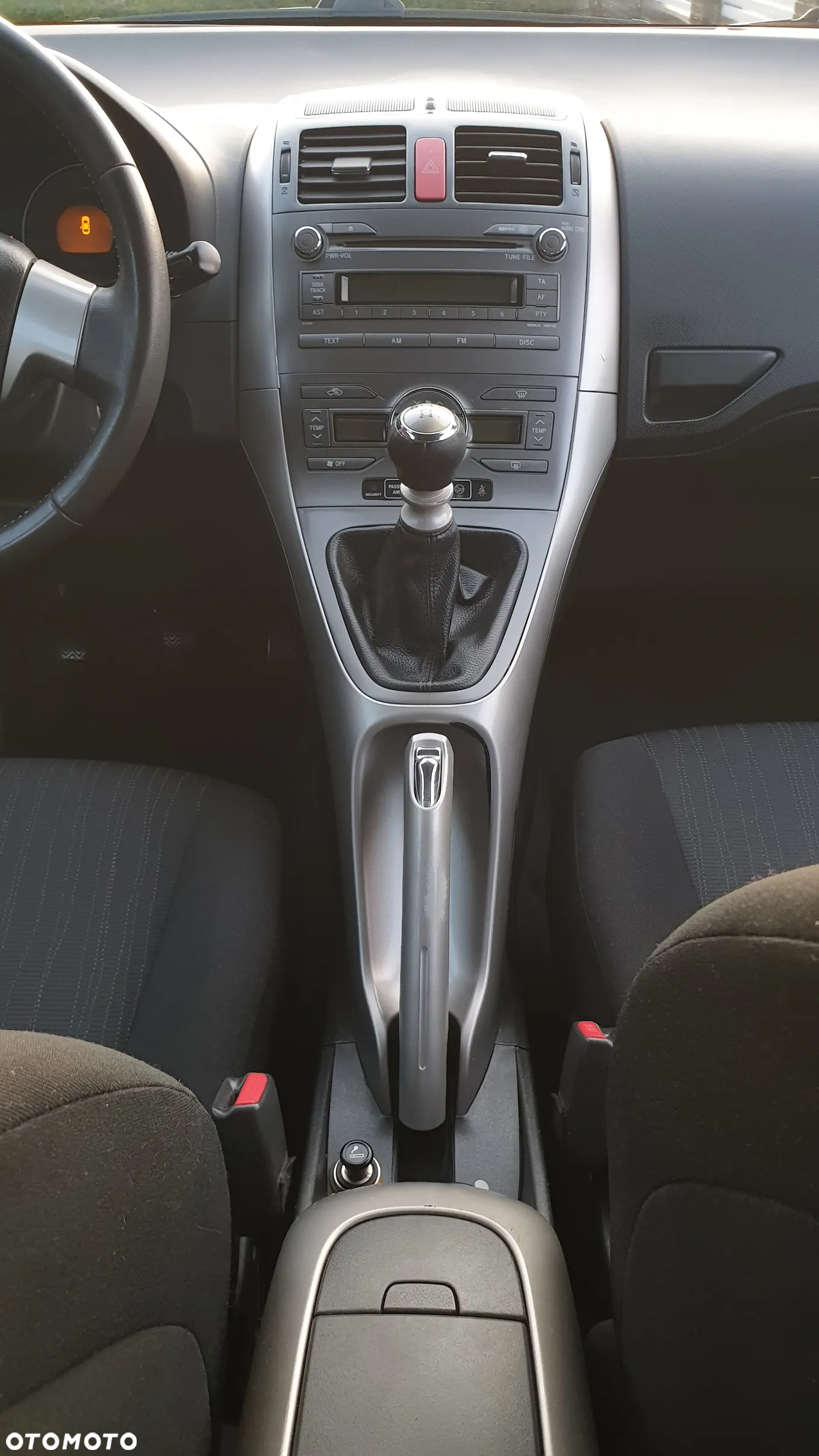 Toyota Auris 1.4 VVT-i Team - 24