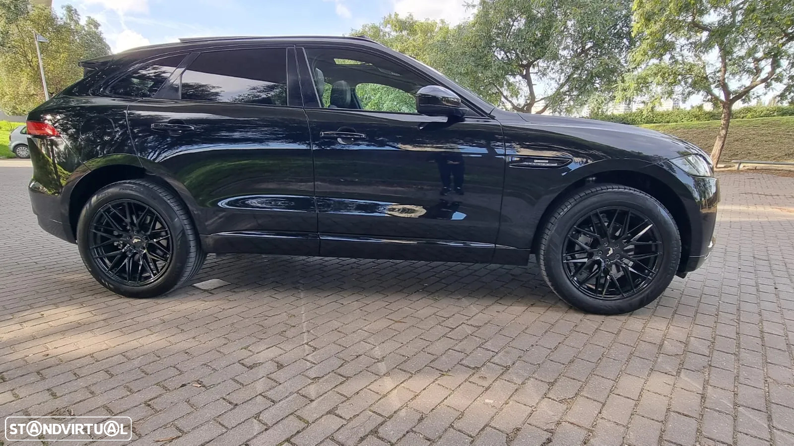 Jaguar F-Pace 2.0 i4D R-Sport - 2