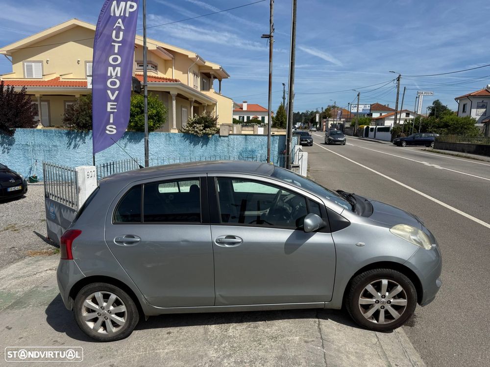 Toyota Yaris 1.0 VVT-i AC - 4