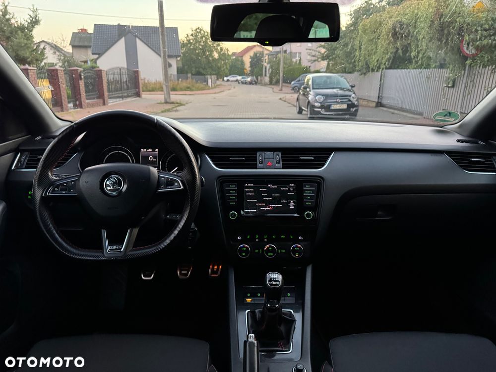Skoda Octavia Combi 2.0 TDI (Green tec) RS - 22