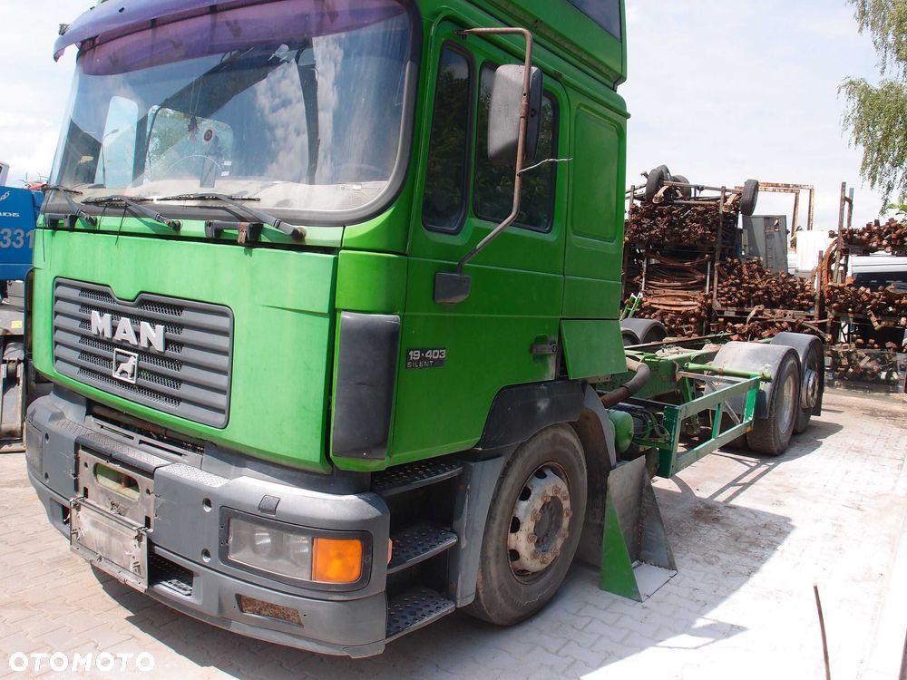 Man 26.403 / 12 d / 1997r. na części - 3