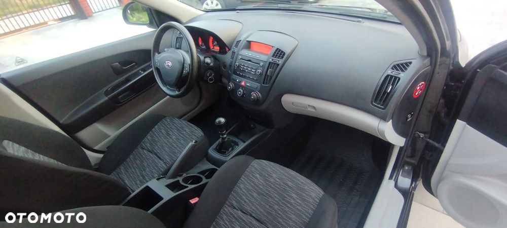 Kia Ceed 1.4 CVVT Attract - 7