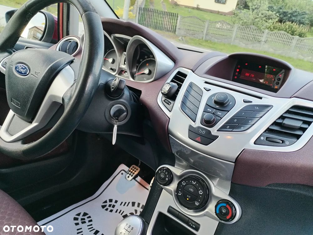 Ford Fiesta 1.25 Titanium - 27