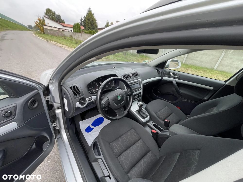 Skoda Octavia 2.0 TDI DPF Family Plus DSG - 14