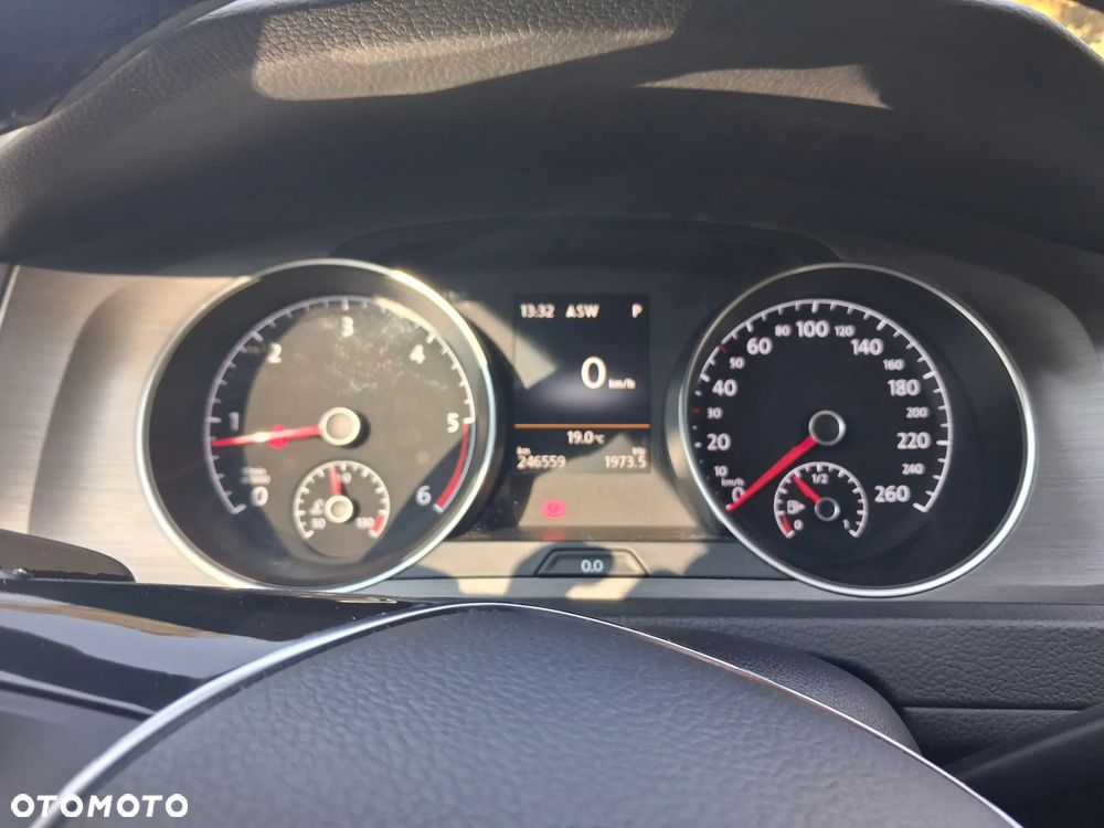 Volkswagen Golf - 2