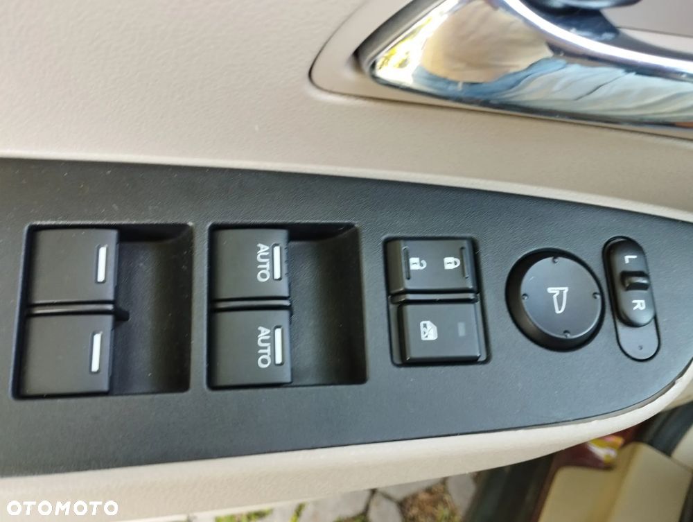 Honda Odyssey 3.5 LX - 22