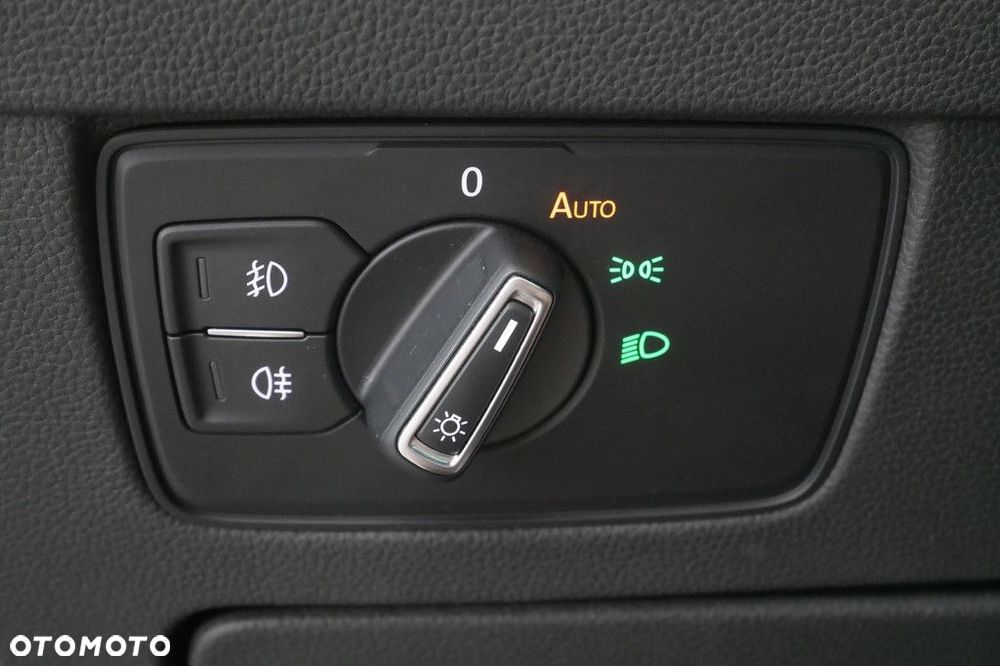 Volkswagen Passat Variant 2.0 TSI Elegance DSG - 33