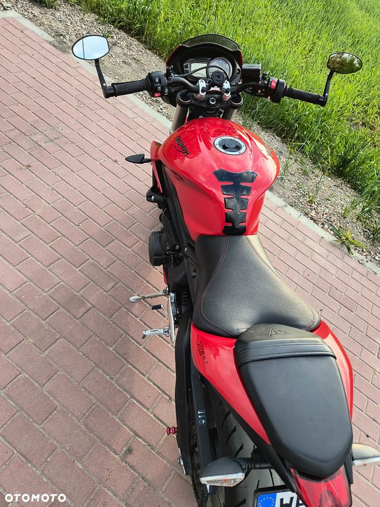 Triumph Street Triple - 13
