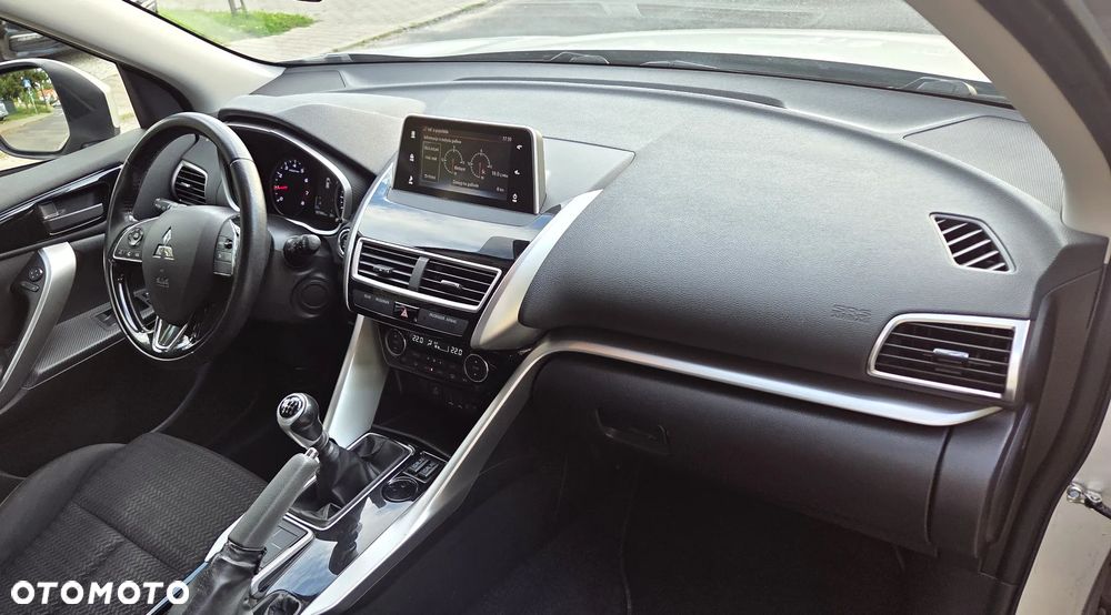 Mitsubishi Eclipse Cross 1.5 T GPF Invite Plus - 25