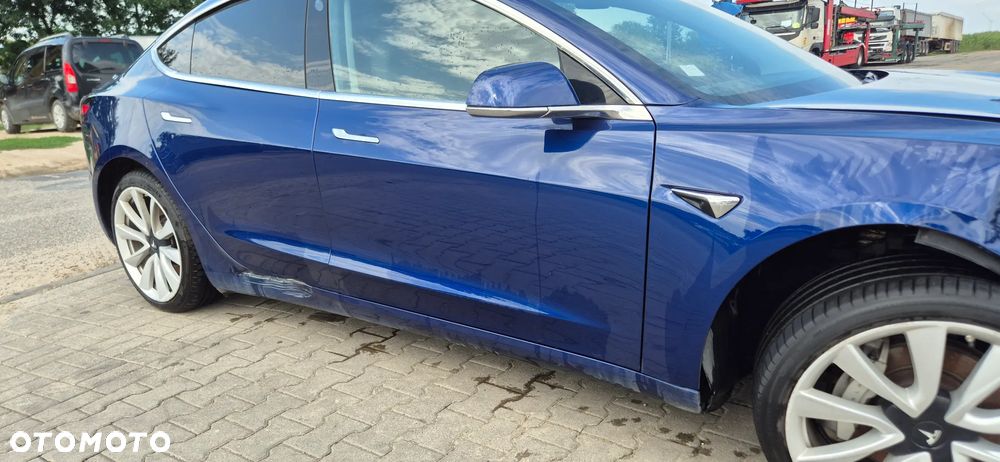 Tesla Model 3 - 7