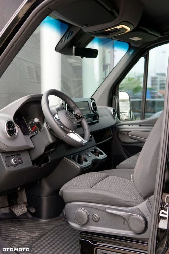 Mercedes-Benz Sprinter - 8