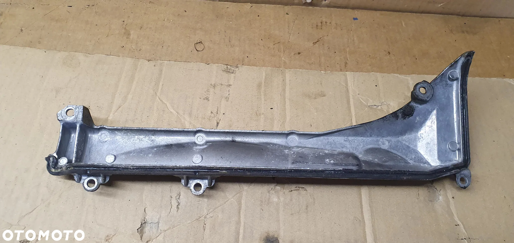 Pokrywa osłona zaworów wtryskiwaczy dekiel Mercedes ML W163 4.0 CDI A6280161124 - 3