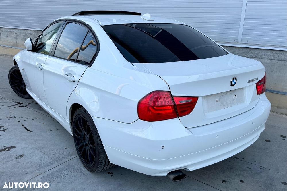 BMW Seria 3 320d DPF Aut. Edition Exclusive - 2