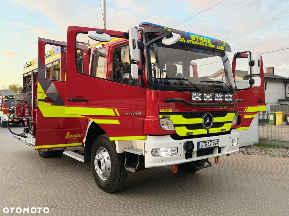 Mercedes-Benz Atego GBA 4x4 Wóz Strażacki 3t wody, Wysokie prześwity, Maszt oświetleniowy, wysokie kąty natarcia, szybkie natarcie, Straż Pożarna - 3