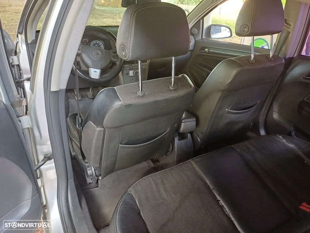 Opel Astra 2.0 T Cosmo - 21