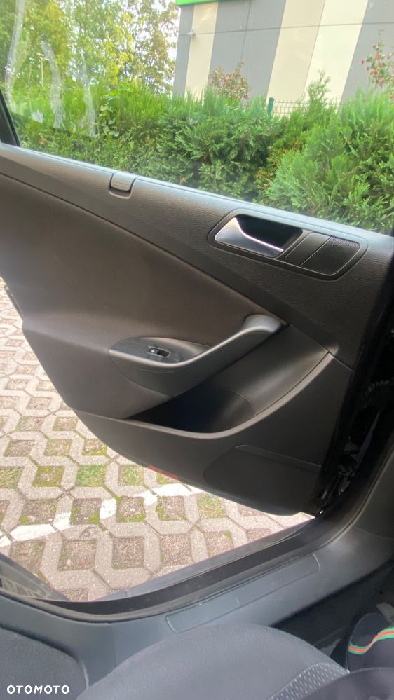 Volkswagen Passat - 21