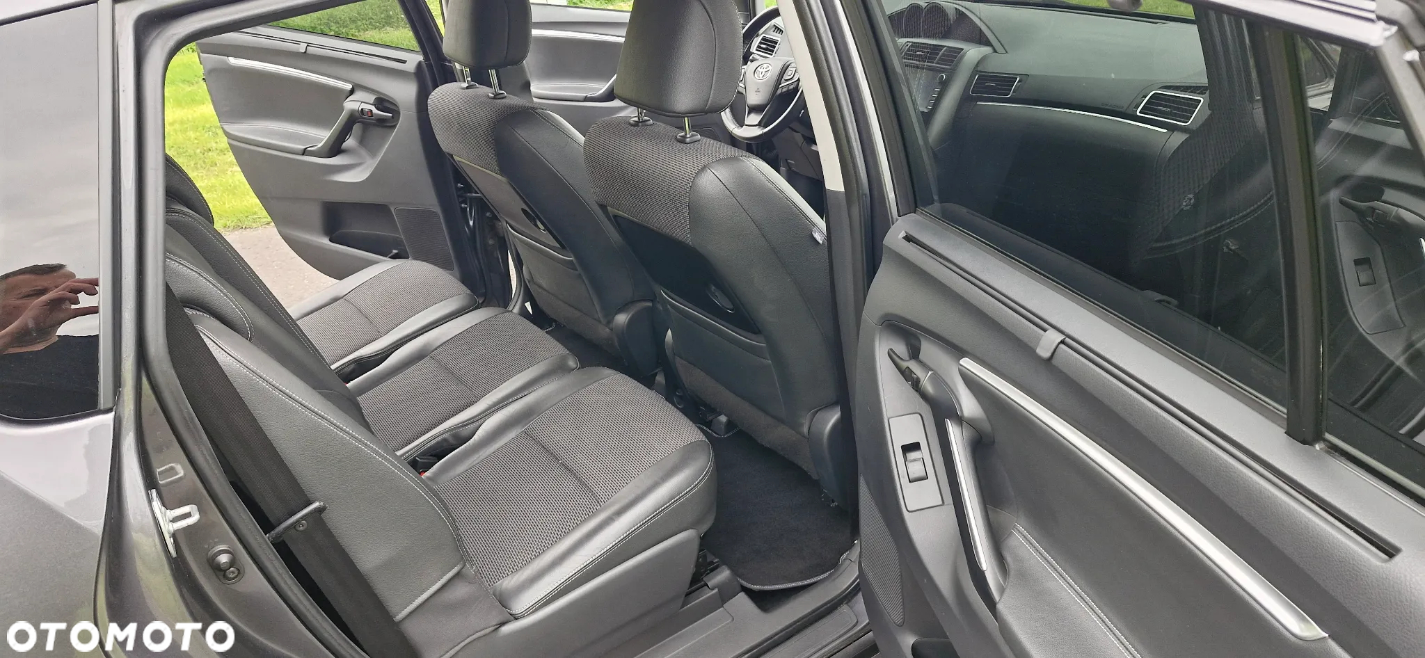 Toyota Verso 1.8 Premium 7os - 12