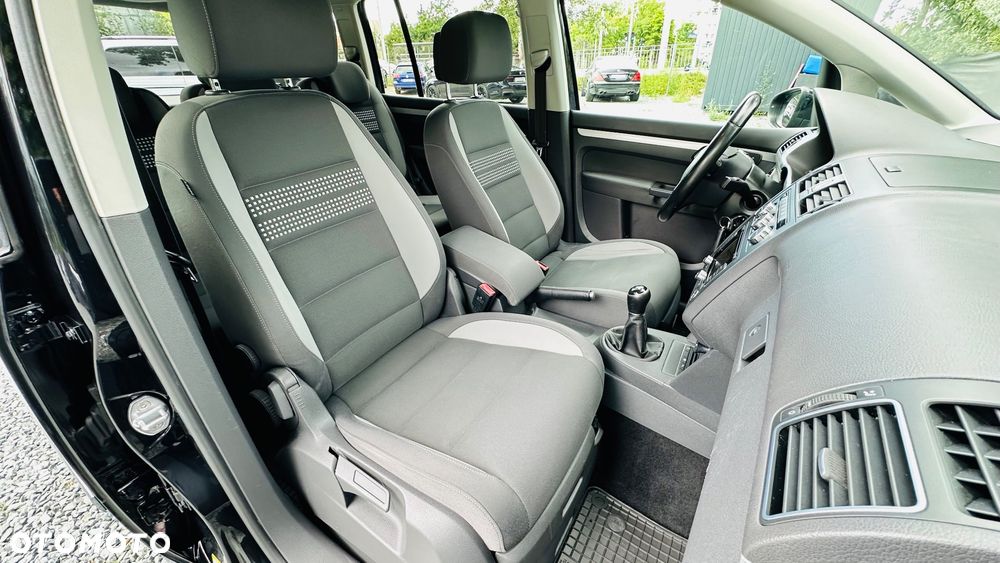 Volkswagen Touran 1.2 TSI Life - 30