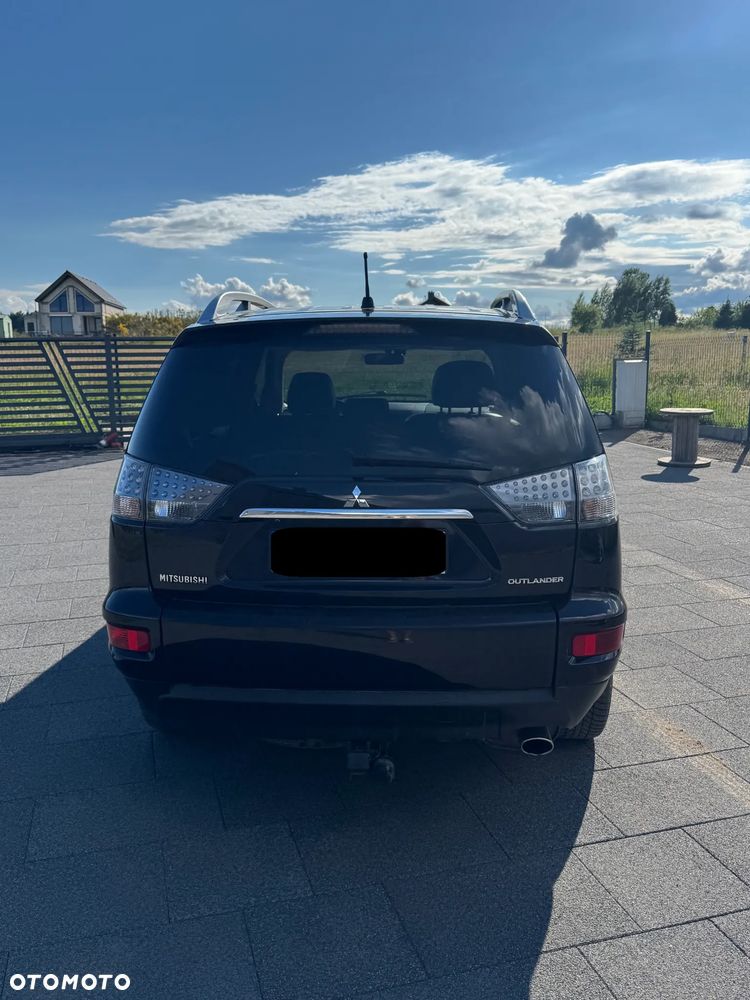 Mitsubishi Outlander - 12