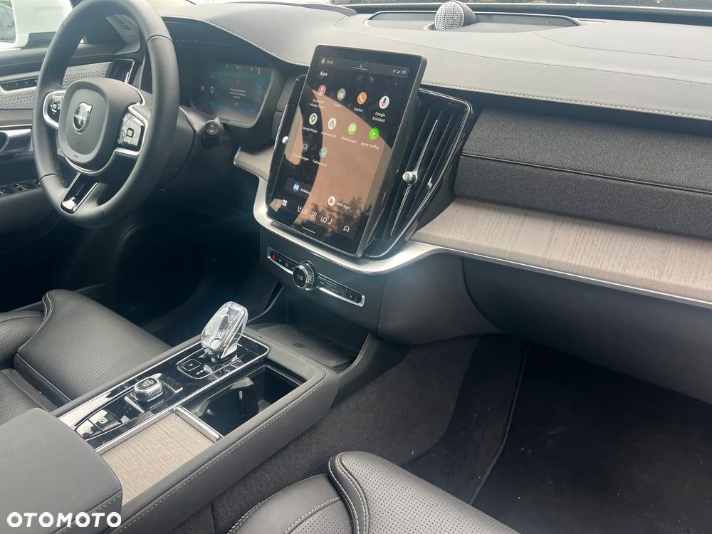 Volvo XC 90 T8 AWD Plus Dark - 25