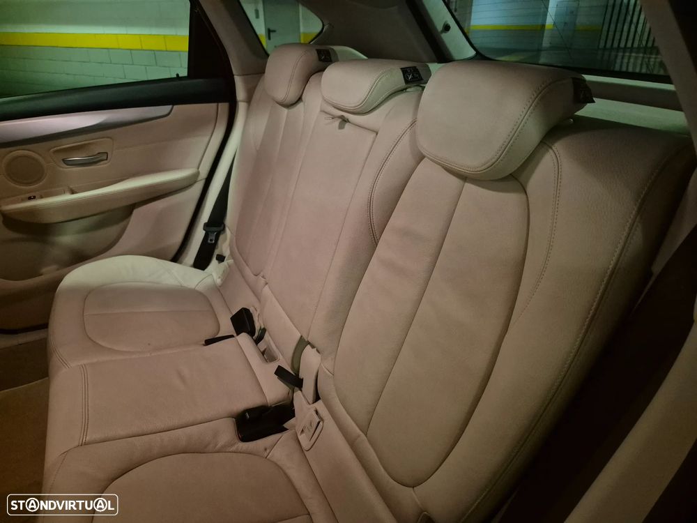 BMW 216 Active Tourer d Line Luxury Auto - 35