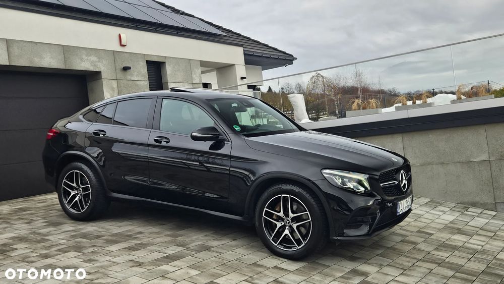 Mercedes-Benz GLC 250 4Matic 9G-TRONIC AMG Line - 9