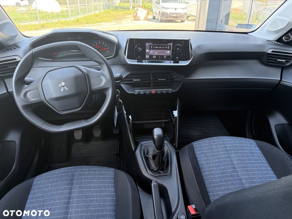 Peugeot 208 - 13