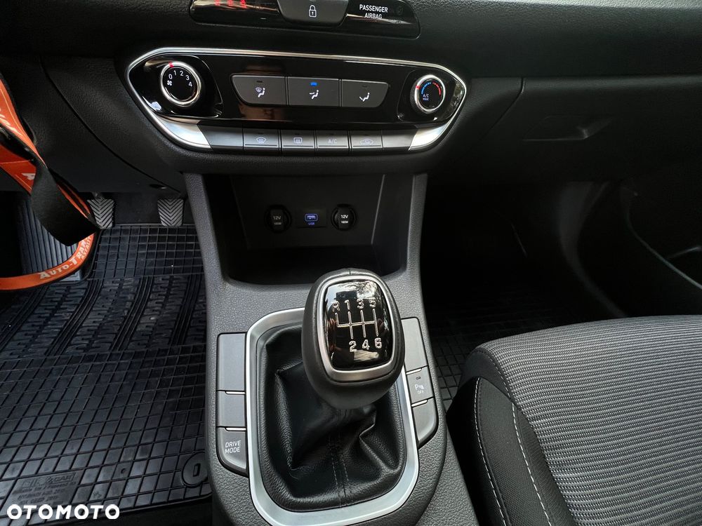Hyundai i30 1.5 T-GDI 48V Modern - 17