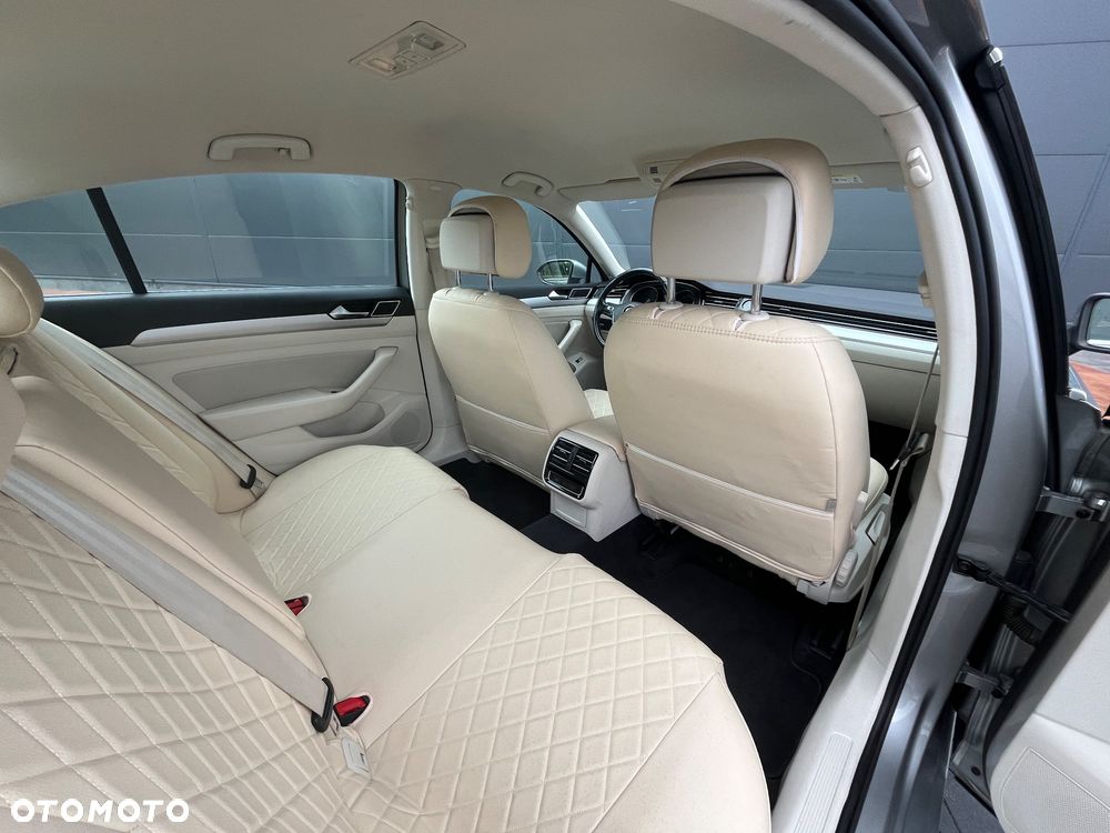 Volkswagen Passat 1.6 TDI BMT Comfortline - 15