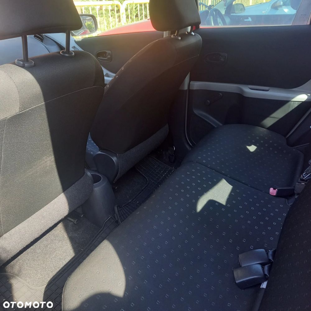 Toyota Yaris 1.0 Terra - 8