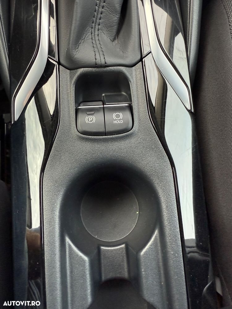 Toyota Corolla 1.8 HSD Dynamic - 30