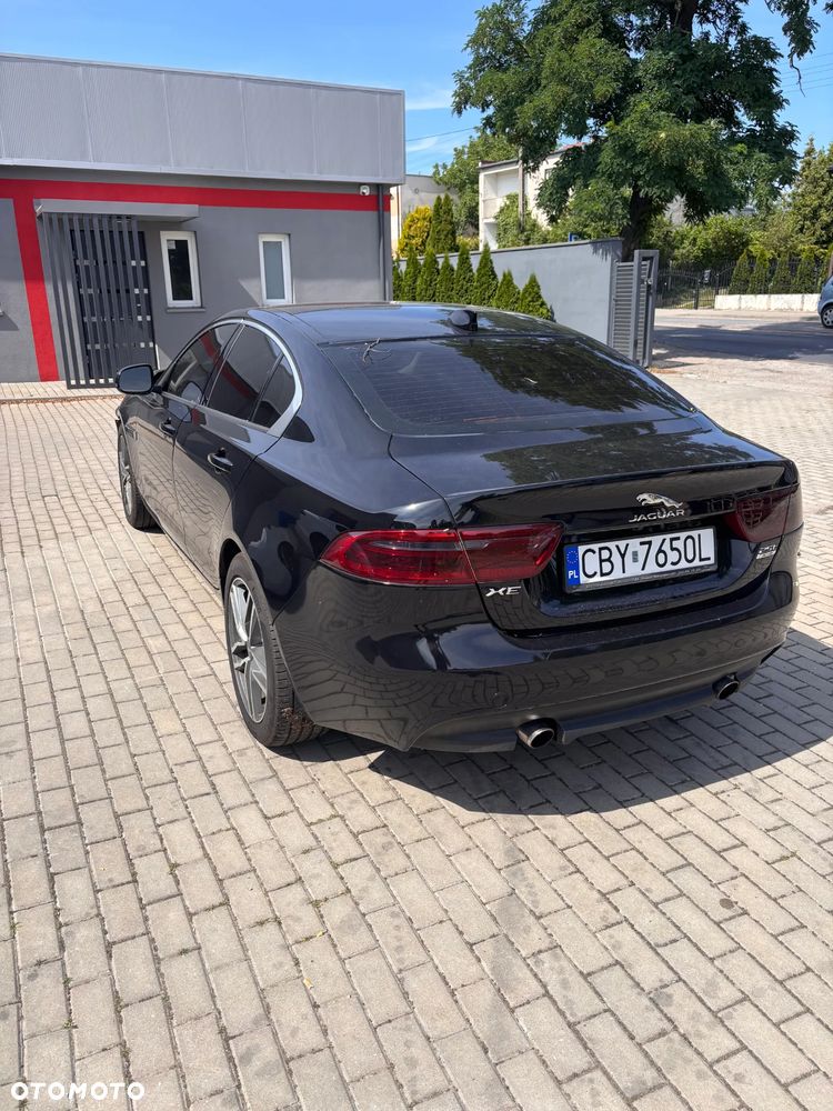 Jaguar XE 2.0 T AWD Pure - 11