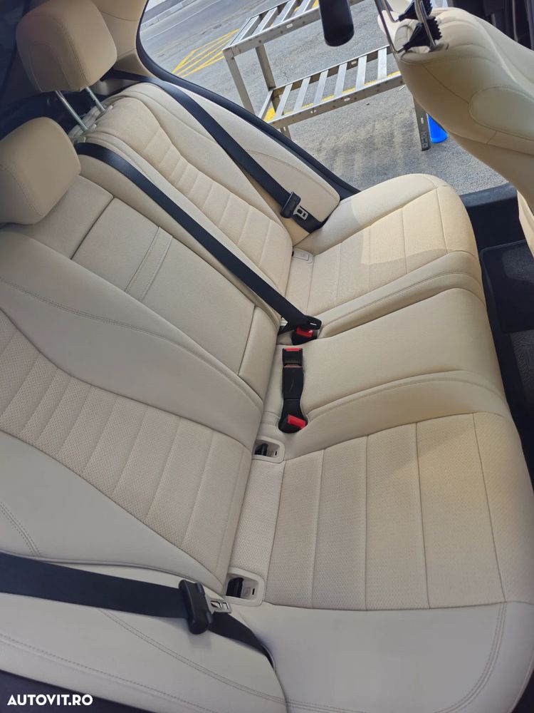 Mercedes-Benz E - 10